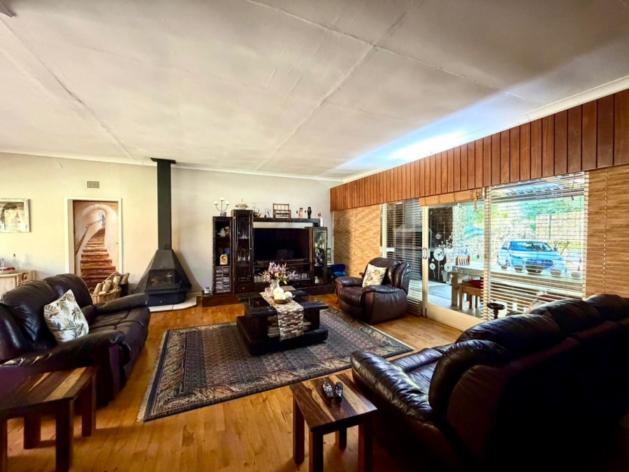 3 Bedroom Property for Sale in Oudtshoorn North Western Cape